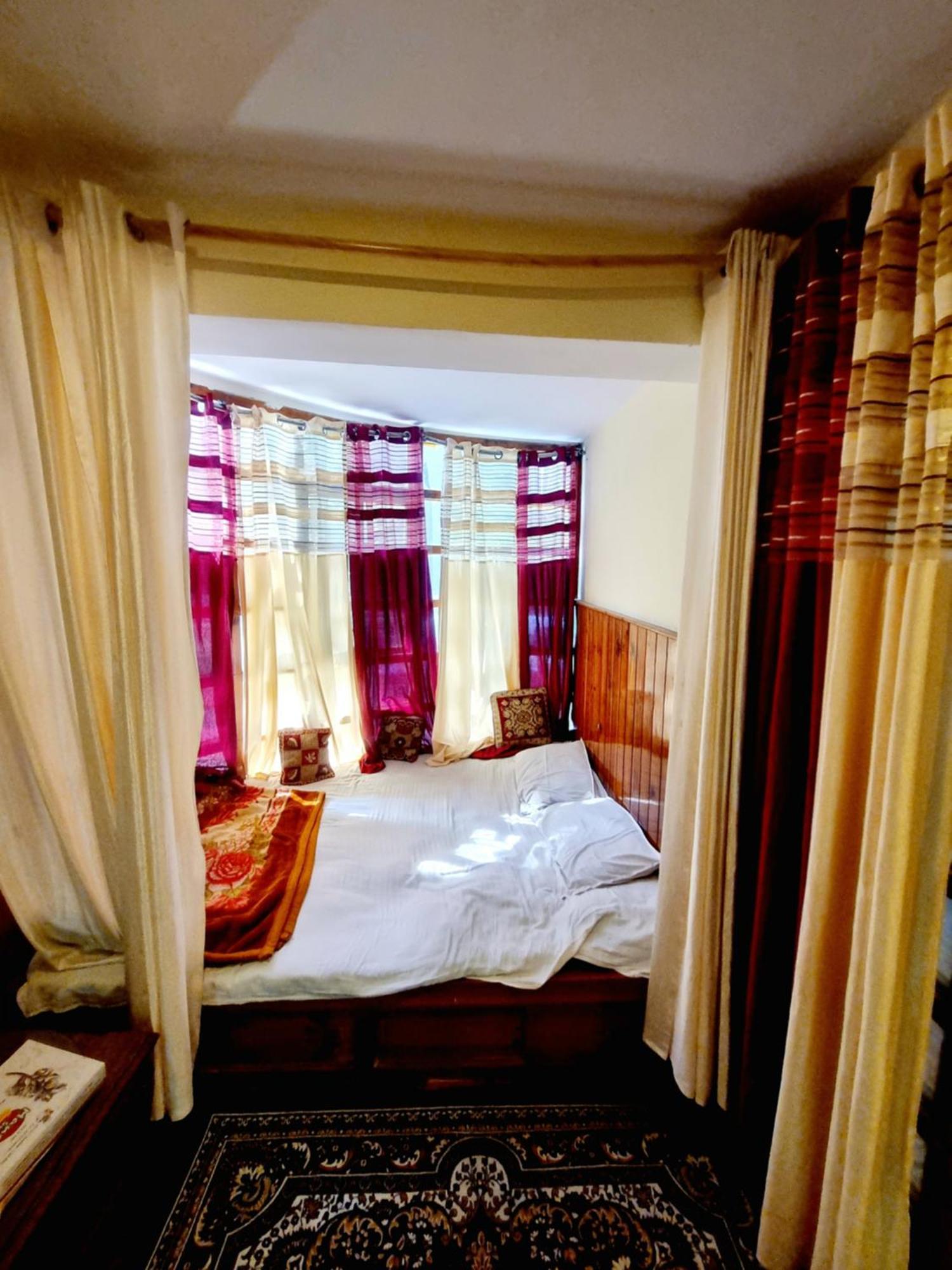 Snow Land Hotel Manali (Himachal Pradesh)