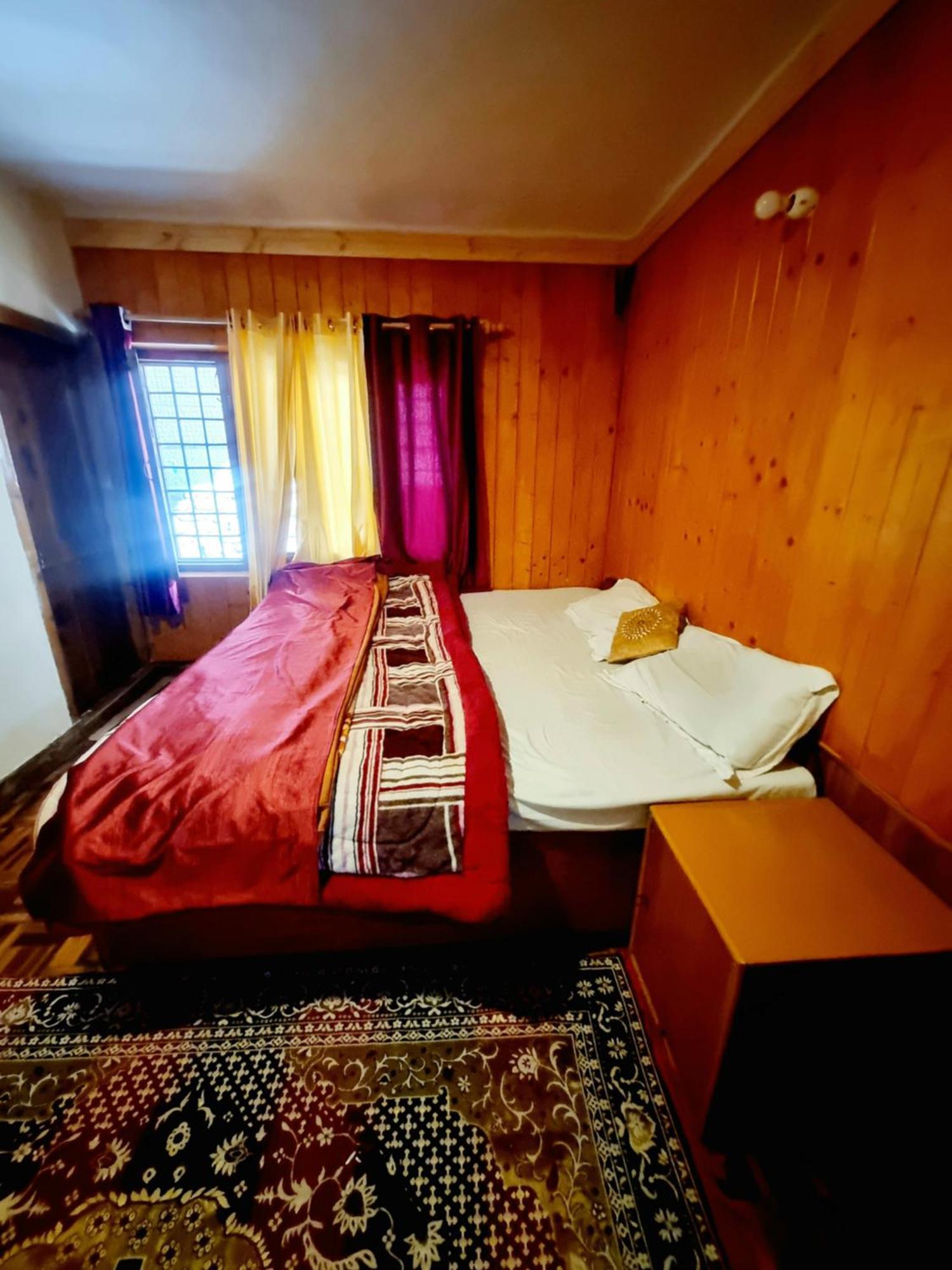 Snow Land Hotel Manali (Himachal Pradesh)